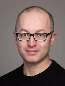 Gunes Baydin Headshot